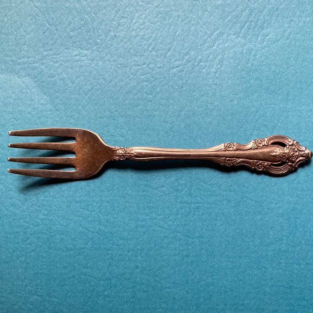 Oneida Ornate Silver Fork